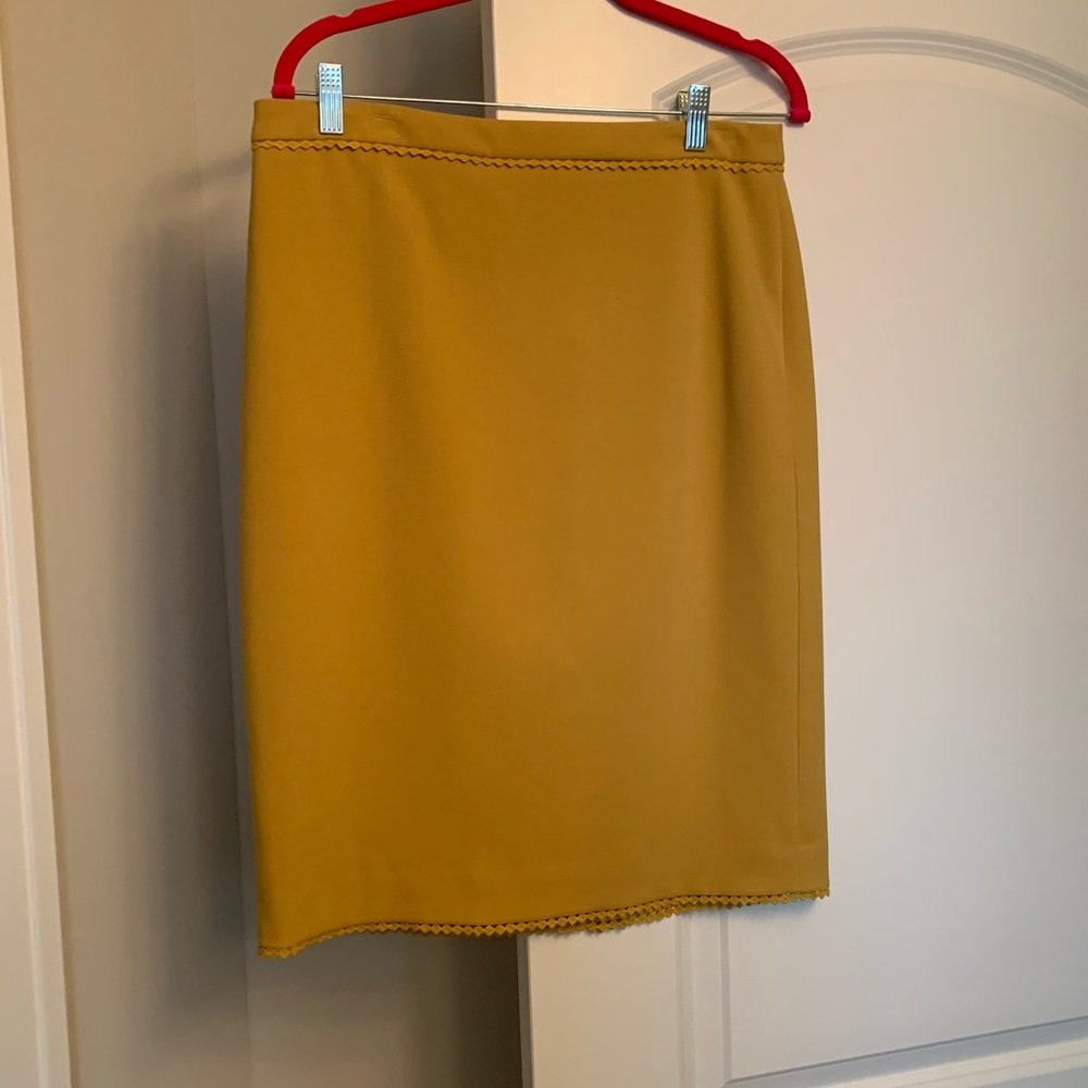 Ann Taylor yellow pencil skirt